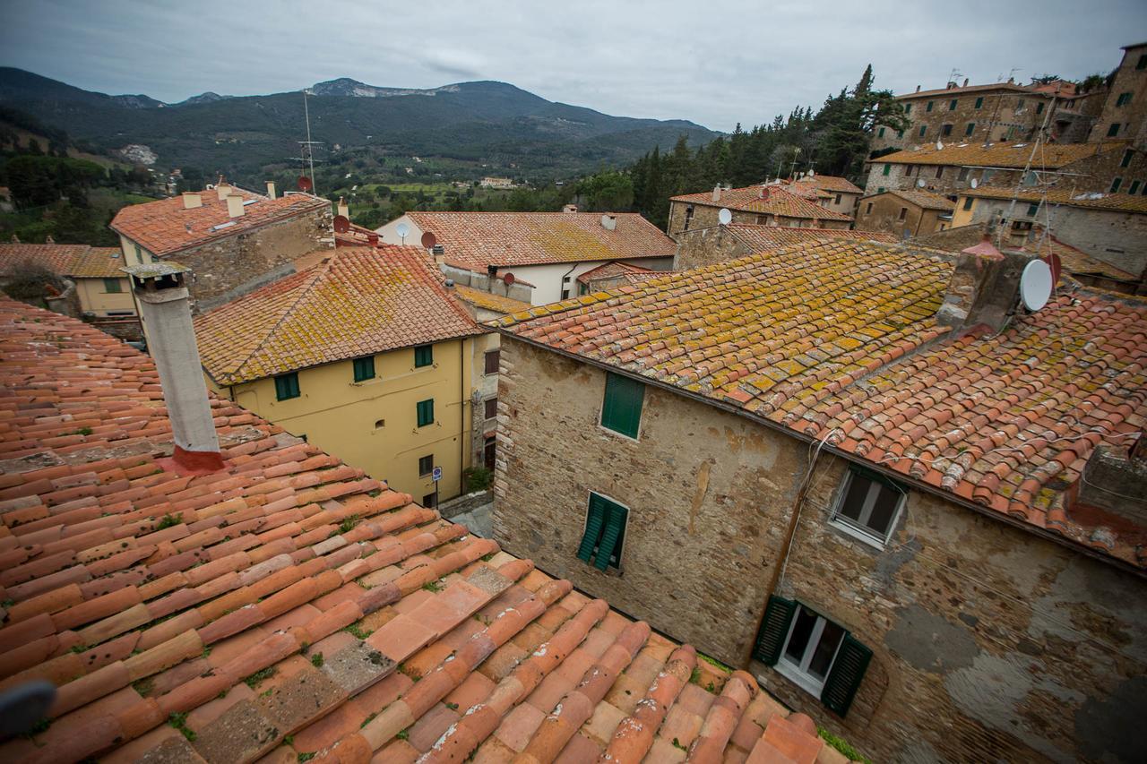 Borgo Agli Scudi Suite&Breakfast Campiglia Marittima Extérieur photo